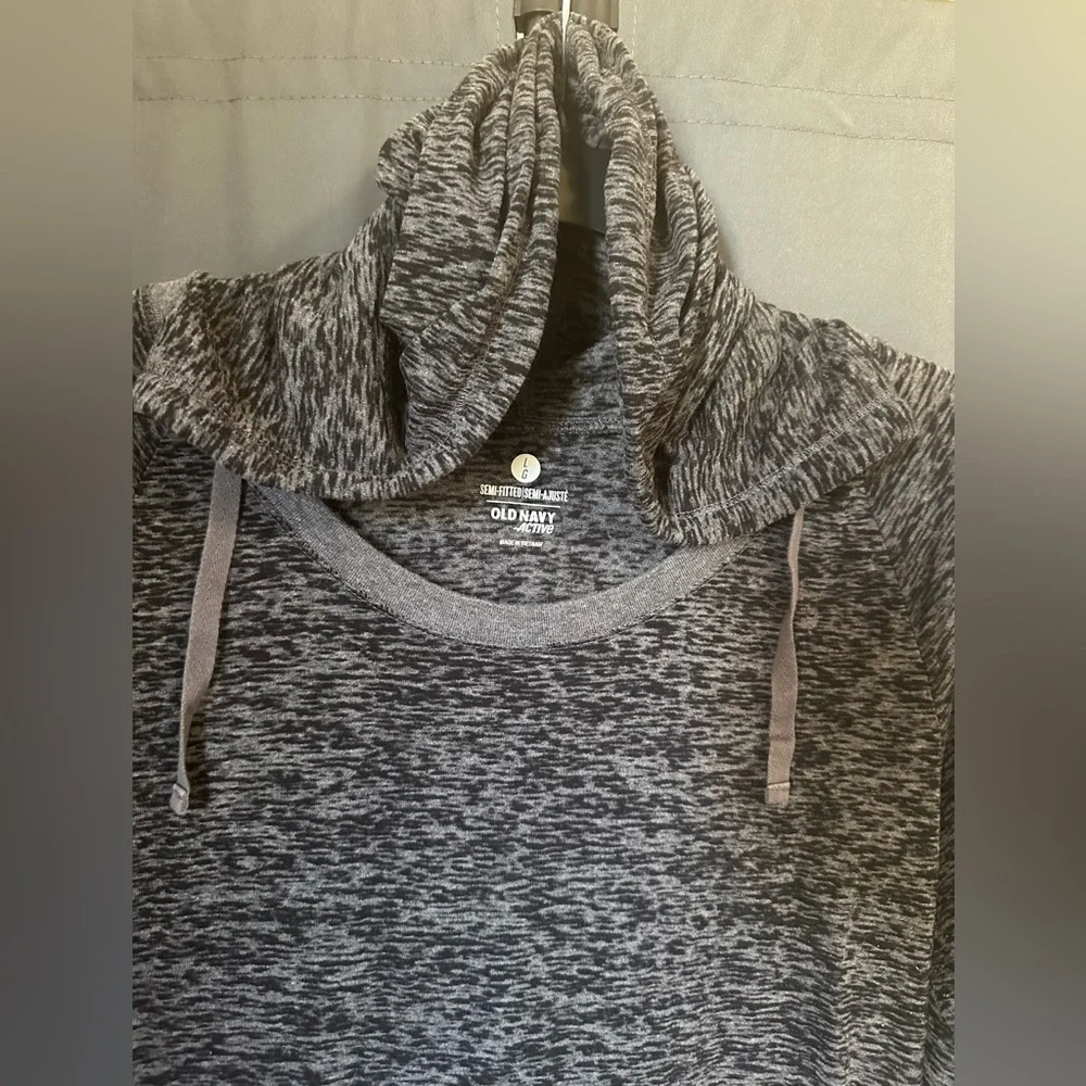 🛍️BUNDLE DEAL🛍️ - Women’s Old Navy Active Hooded Long Sleeve
